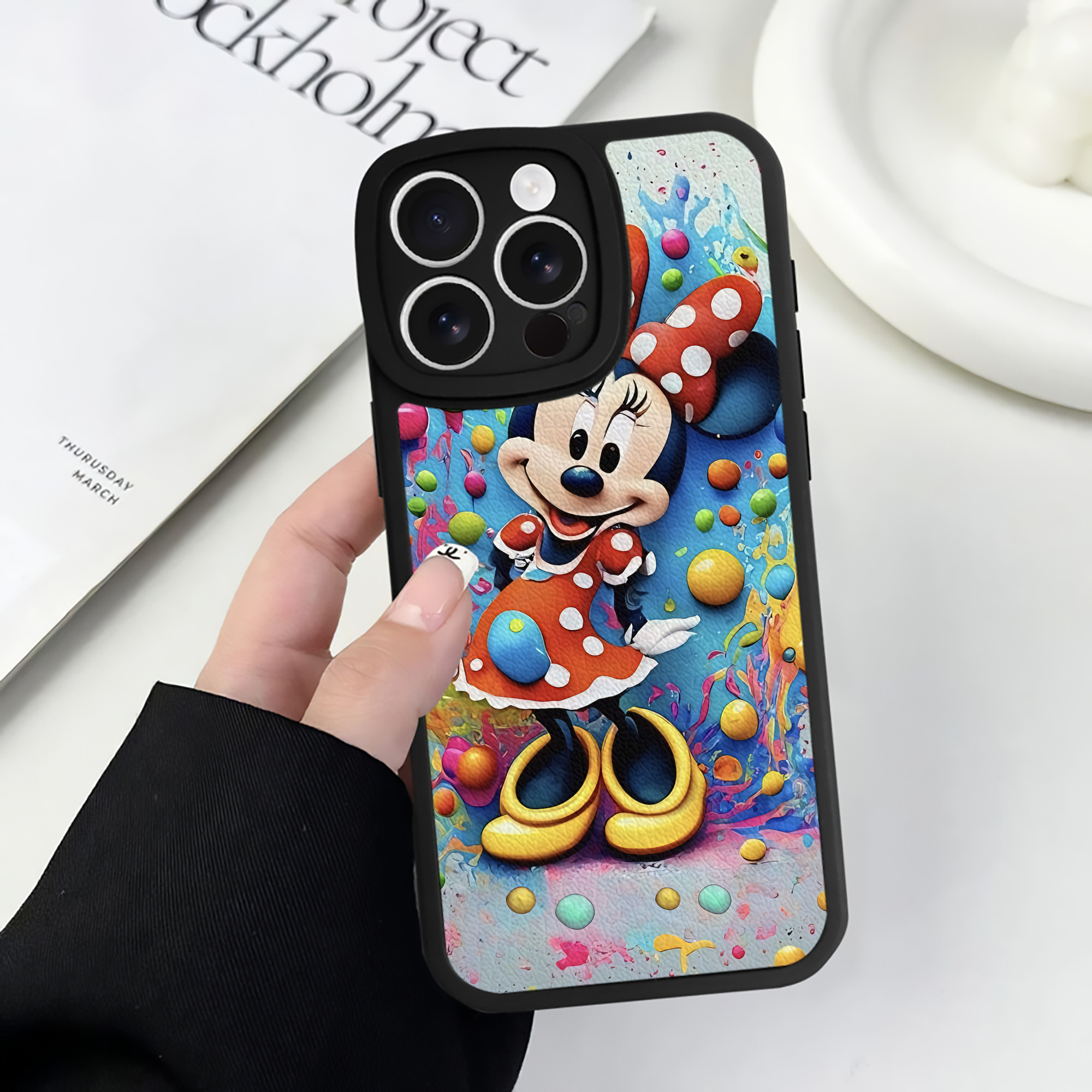 （画像用） ミッキーマウス Mickey Mouse 【iPhone 16シリーズ対応】シリコンスマホケース（レザー調） 材質：シリコン